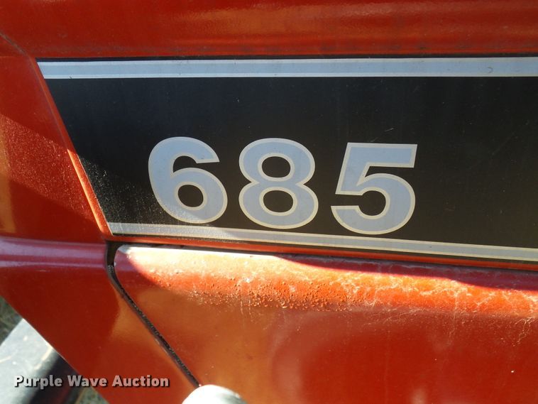 image for item DC2812 1990 Case 685 XL  tractor