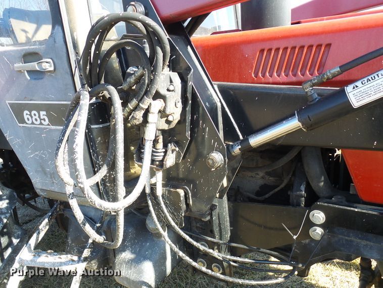 image for item DC2812 1990 Case 685 XL  tractor