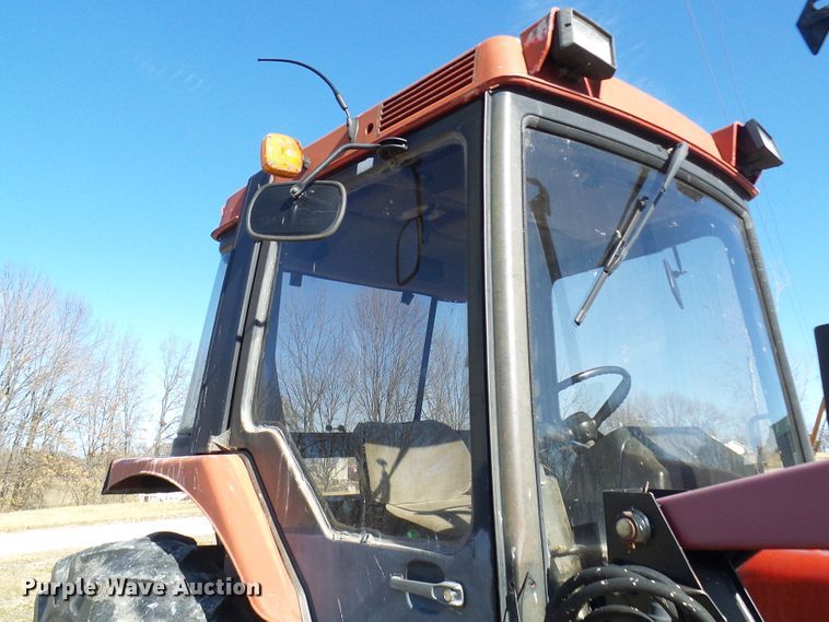 image for item DC2812 1990 Case 685 XL  tractor