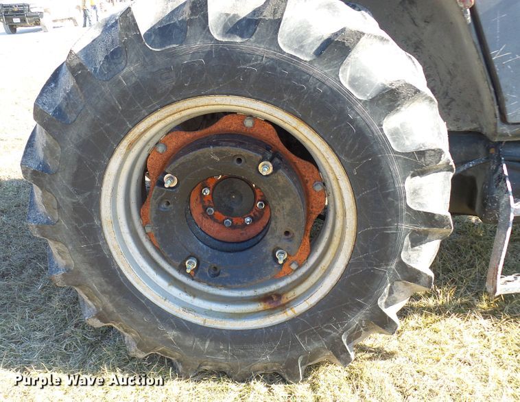 image for item DC2812 1990 Case 685 XL  tractor