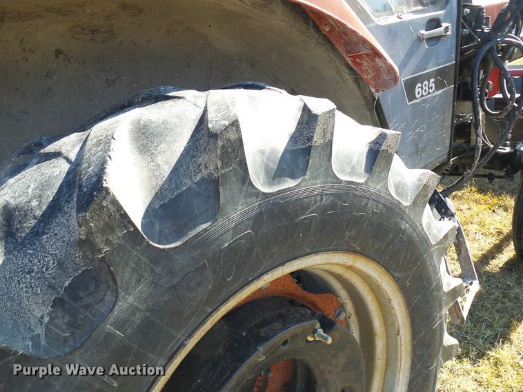 image for item DC2812 1990 Case 685 XL  tractor