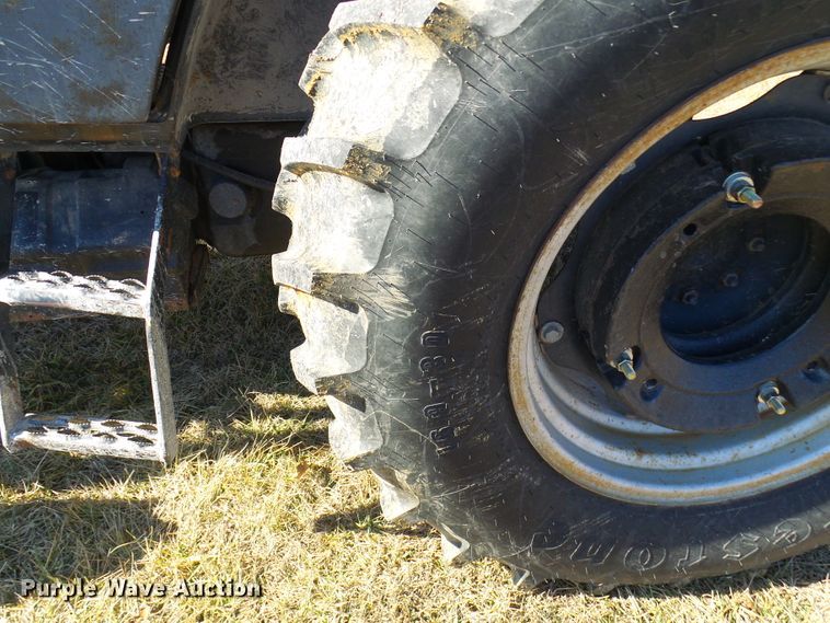 image for item DC2812 1990 Case 685 XL  tractor