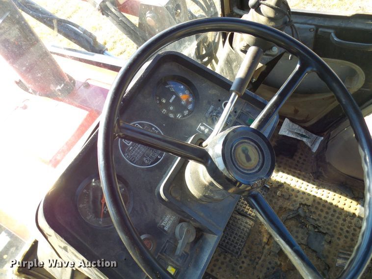 image for item DC2812 1990 Case 685 XL  tractor