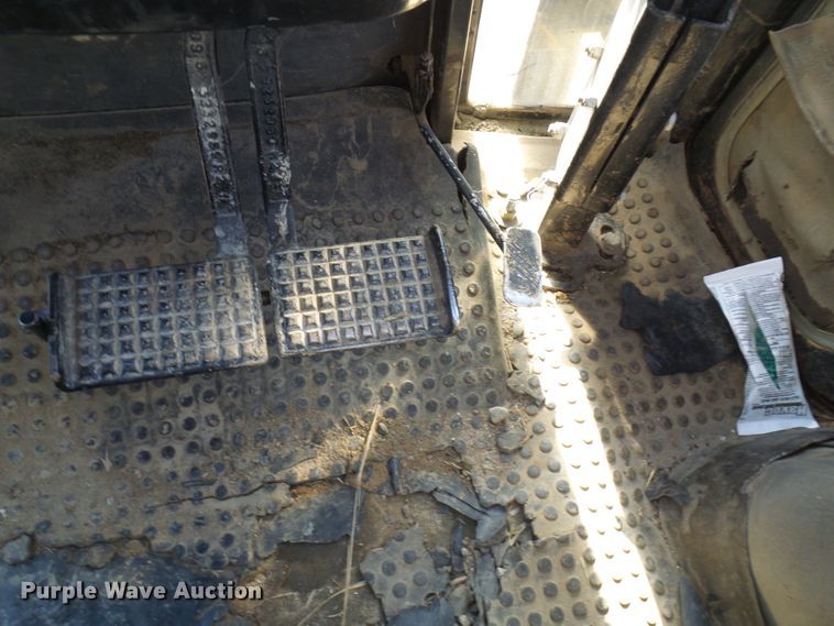 image for item DC2812 1990 Case 685 XL  tractor