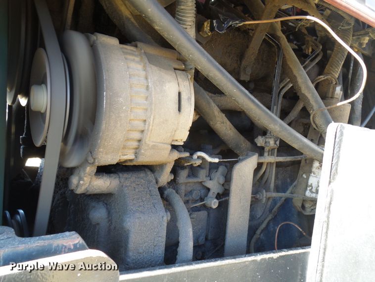 image for item DC2812 1990 Case 685 XL  tractor