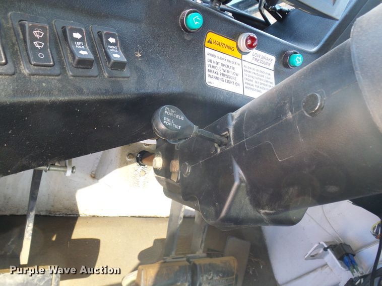 image for item DC2813 AGCO SpraCoupe 4440  sprayer