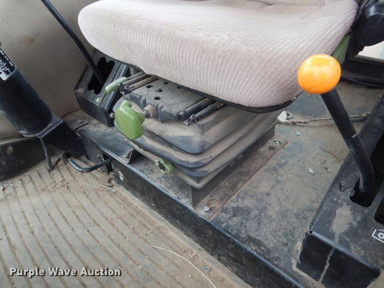 image for item DC8787 2007 John Deere 6403  MFWD tractor