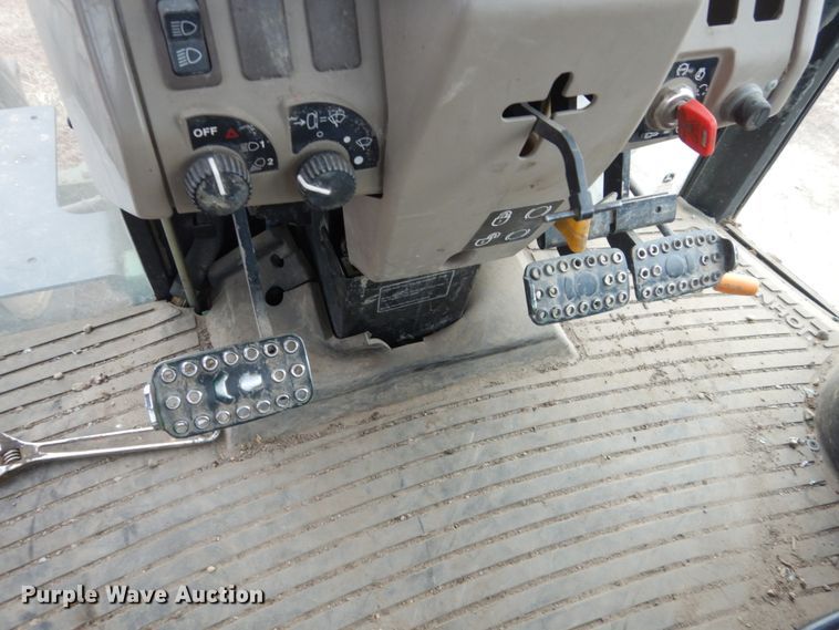 image for item DC8787 2007 John Deere 6403  MFWD tractor