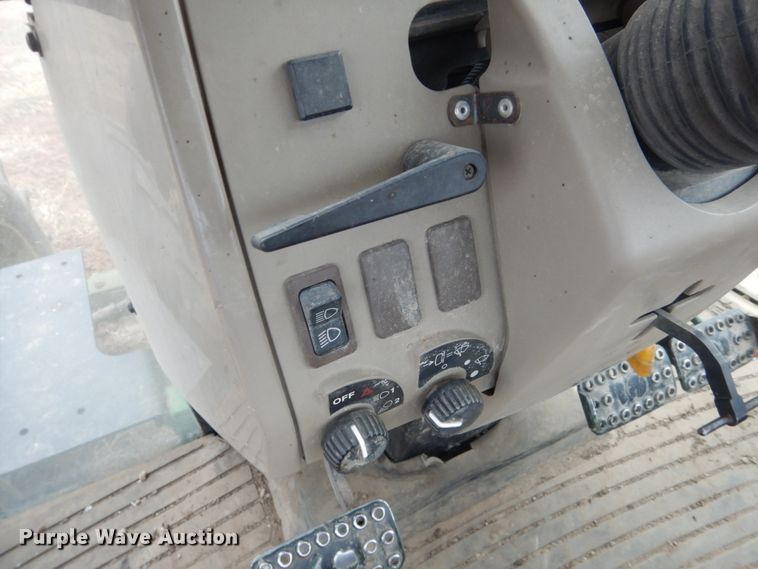 image for item DC8787 2007 John Deere 6403  MFWD tractor