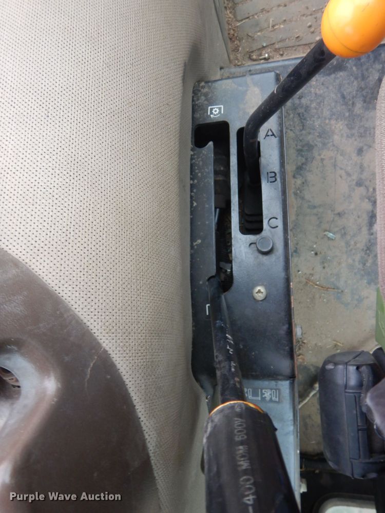 image for item DC8787 2007 John Deere 6403  MFWD tractor