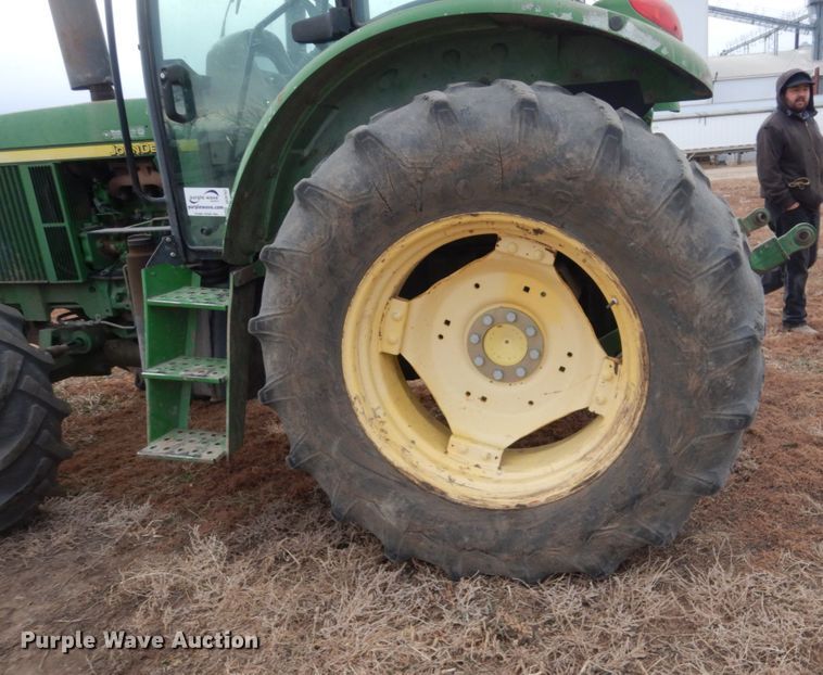 image for item DC8787 2007 John Deere 6403  MFWD tractor