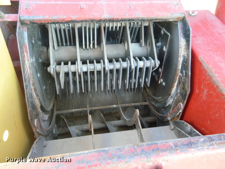 image for item DF4649 New Holland 358 grinder mixer