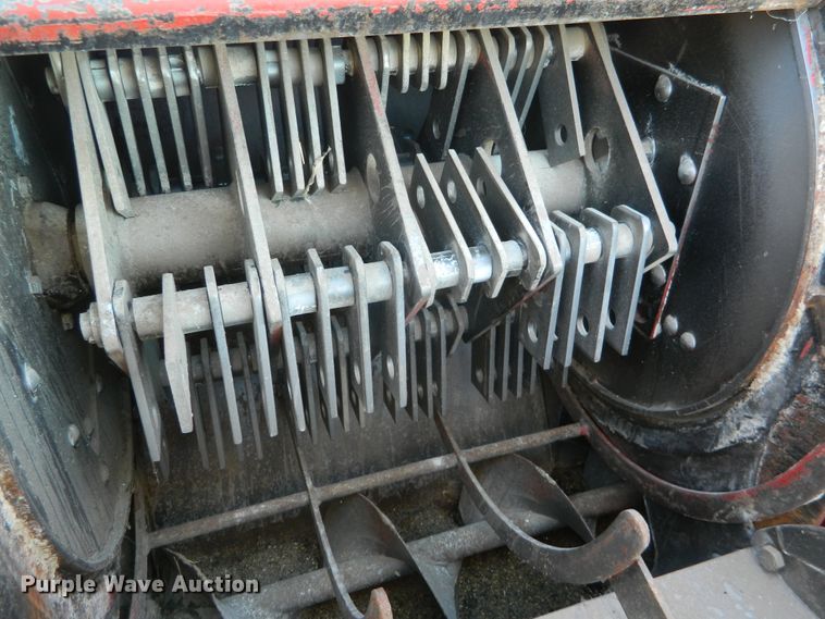 image for item DF4649 New Holland 358 grinder mixer