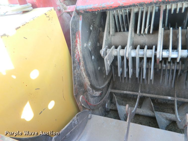 image for item DF4649 New Holland 358 grinder mixer