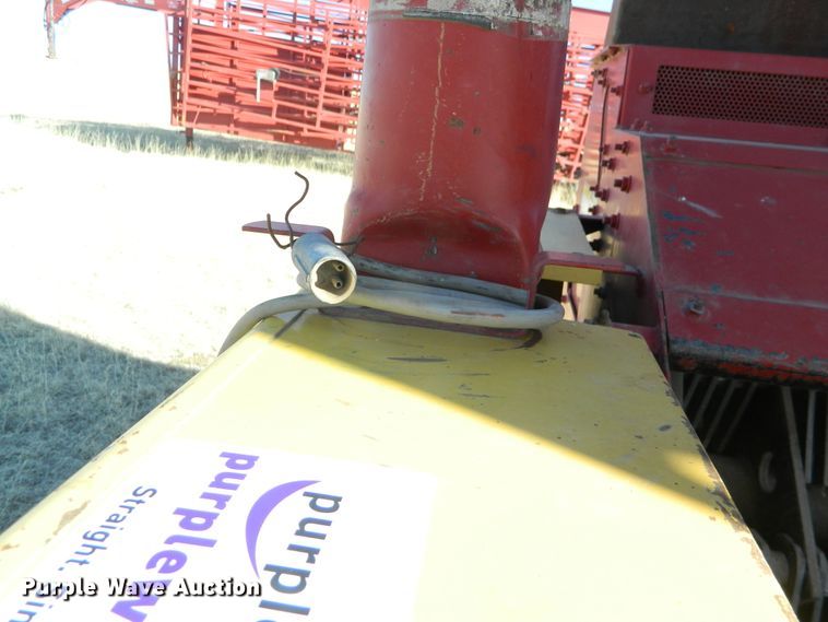 image for item DF4649 New Holland 358 grinder mixer