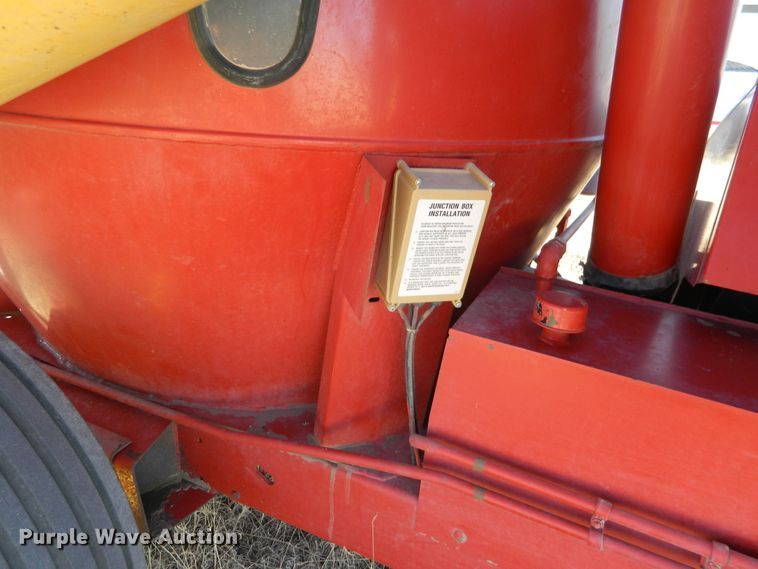 image for item DF4649 New Holland 358 grinder mixer