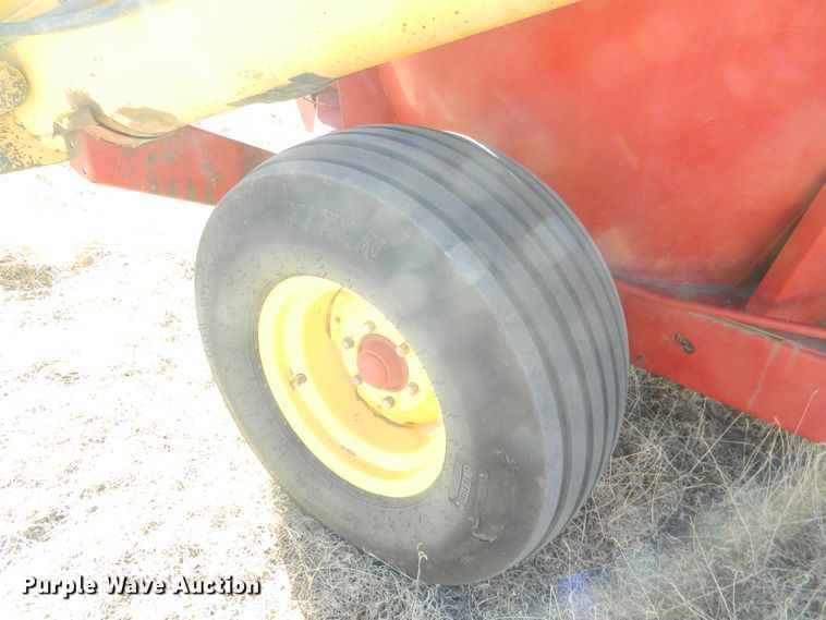 image for item DF4649 New Holland 358 grinder mixer