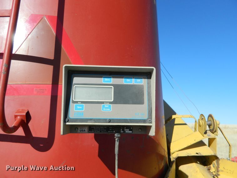 image for item DF4649 New Holland 358 grinder mixer