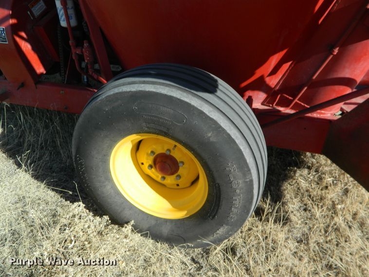 image for item DF4649 New Holland 358 grinder mixer