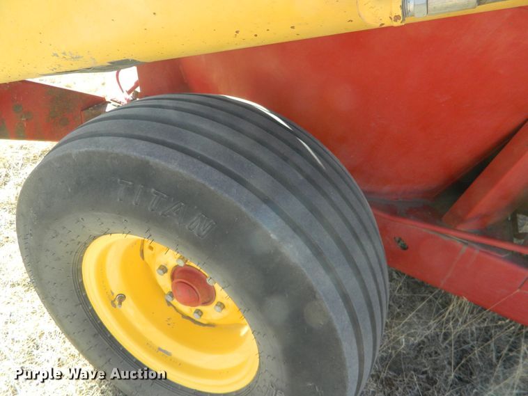 image for item DF4649 New Holland 358 grinder mixer