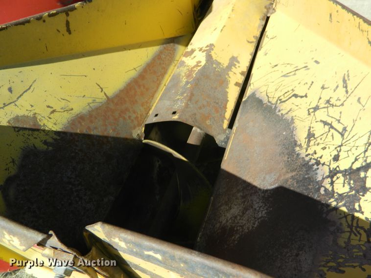 image for item DF4649 New Holland 358 grinder mixer