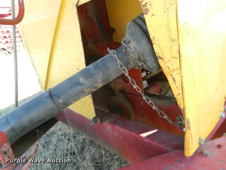 image for item DF4649 New Holland 358 grinder mixer