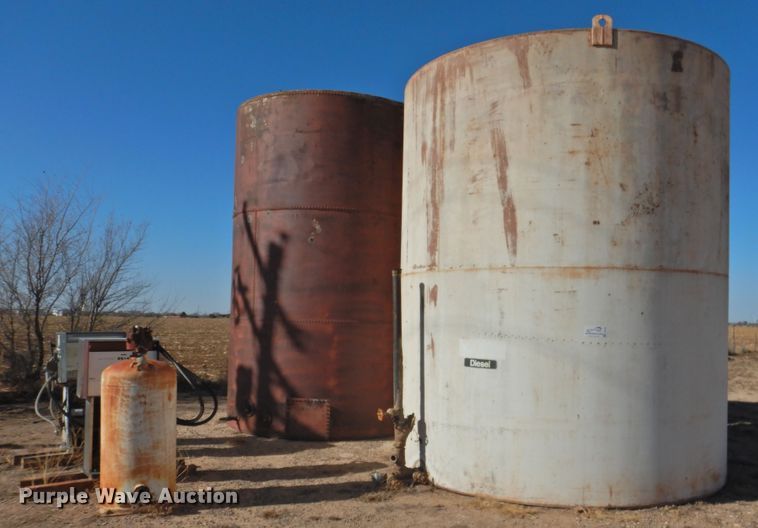 image for item DG1595 (2) fuel tanks