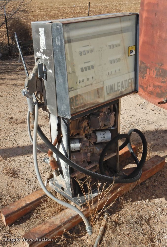 image for item DG1595 (2) fuel tanks