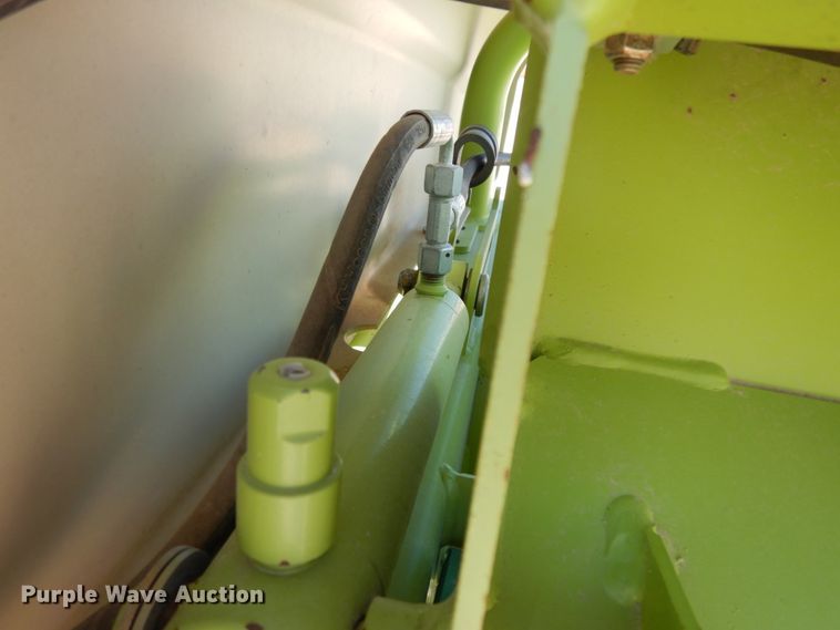 image for item DG1599 2015 Claas 380  pickup head