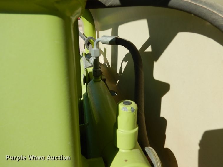 image for item DG1599 2015 Claas 380  pickup head