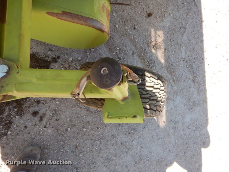 image for item DG1599 2015 Claas 380  pickup head