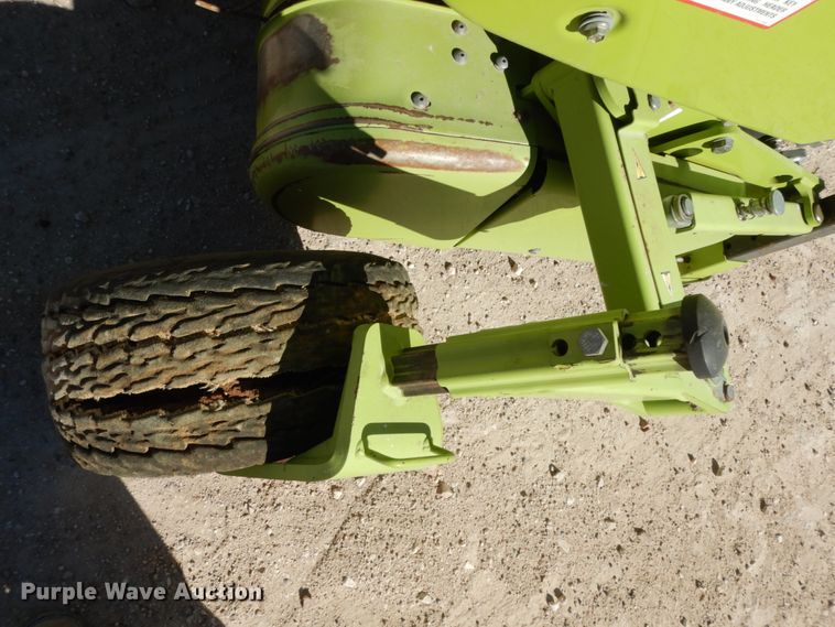 image for item DG1599 2015 Claas 380  pickup head