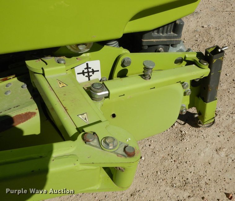 image for item DG1599 2015 Claas 380  pickup head