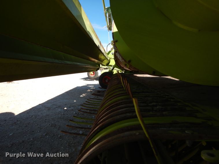 image for item DG1599 2015 Claas 380  pickup head