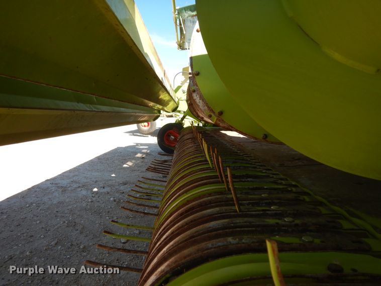 image for item DG1599 2015 Claas 380  pickup head