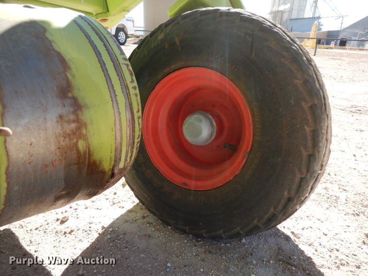 image for item DG1599 2015 Claas 380  pickup head