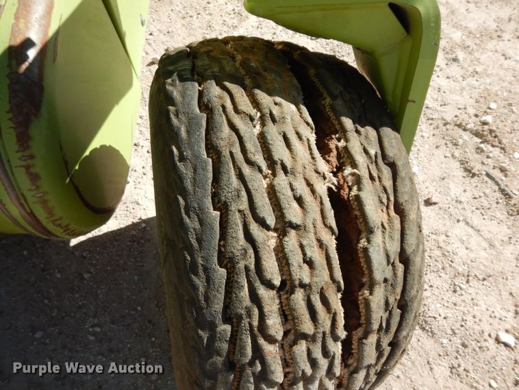 image for item DG1599 2015 Claas 380  pickup head