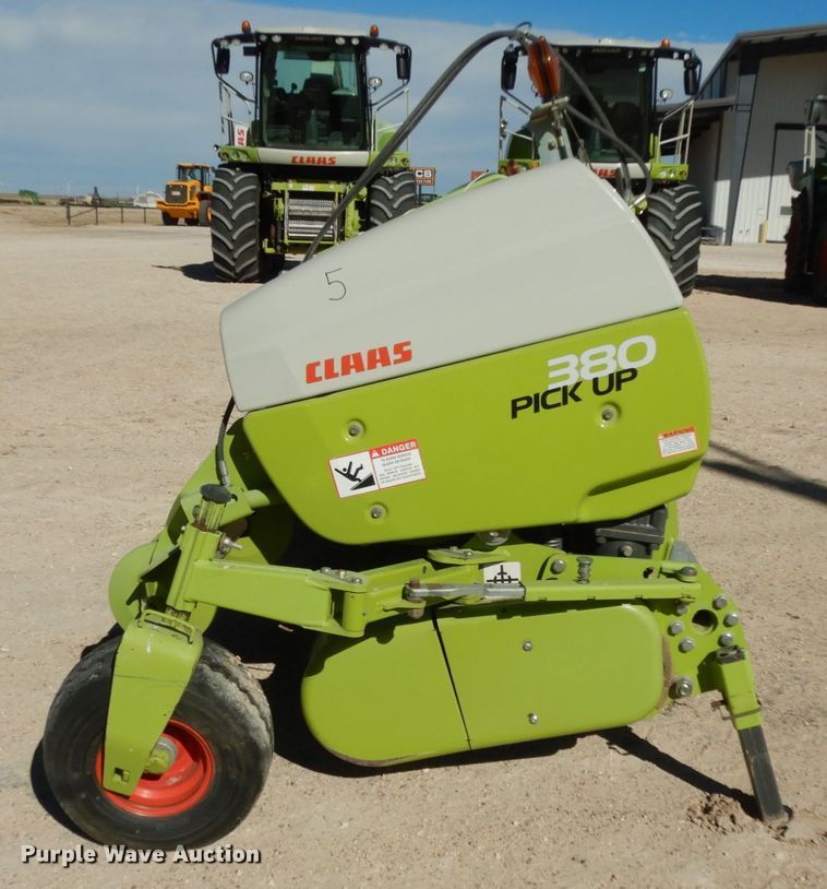image for item DG1601 2015 Claas 380  pickup head