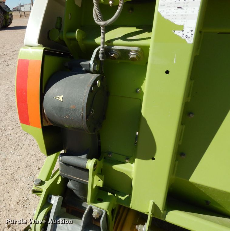 image for item DG1601 2015 Claas 380  pickup head