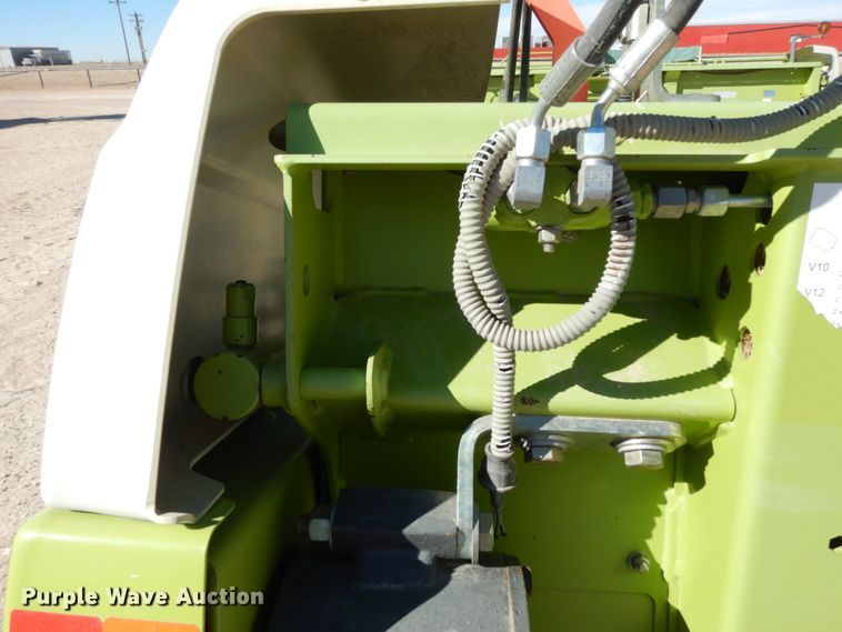 image for item DG1601 2015 Claas 380  pickup head