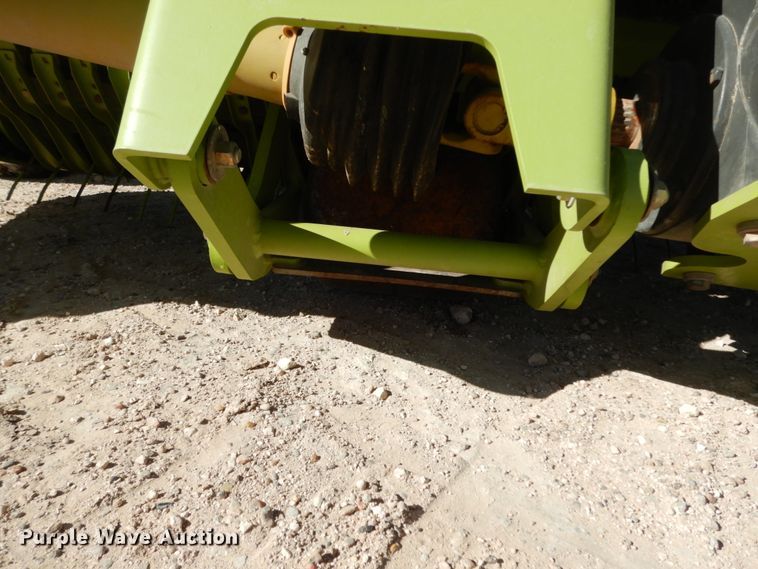 image for item DG1601 2015 Claas 380  pickup head