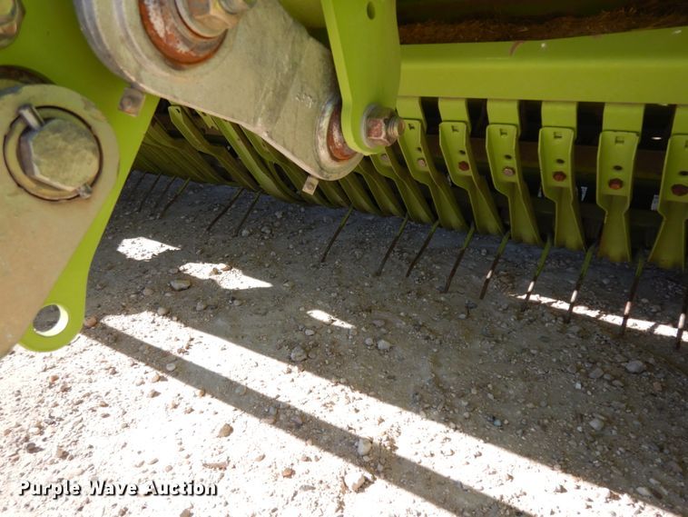 image for item DG1601 2015 Claas 380  pickup head