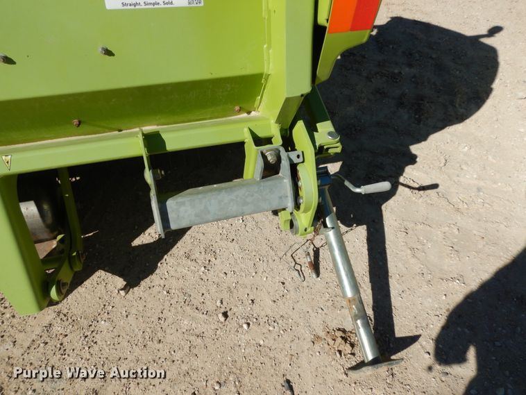 image for item DG1601 2015 Claas 380  pickup head