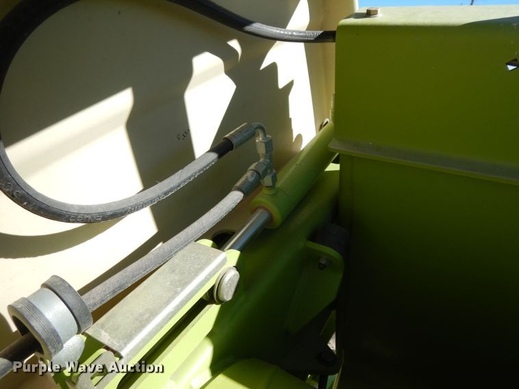image for item DG1601 2015 Claas 380  pickup head