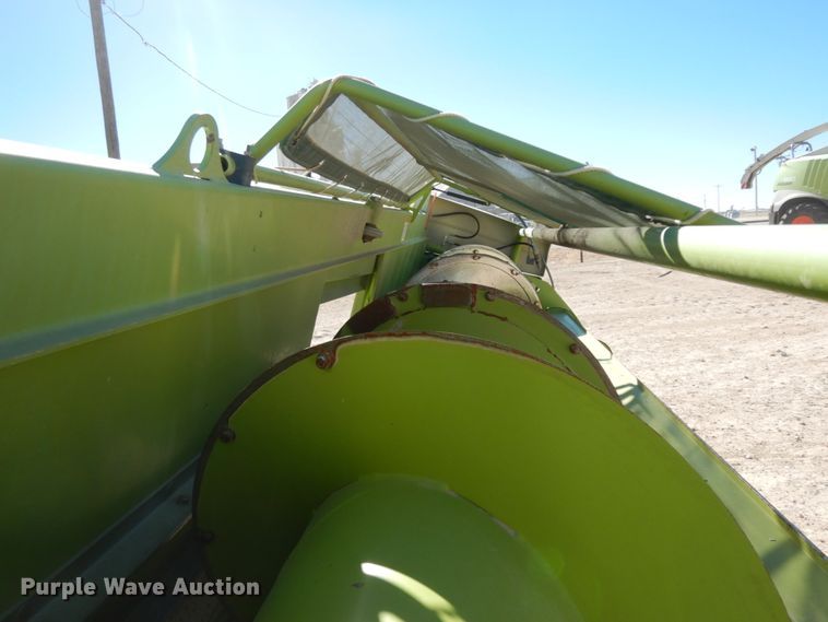 image for item DG1601 2015 Claas 380  pickup head