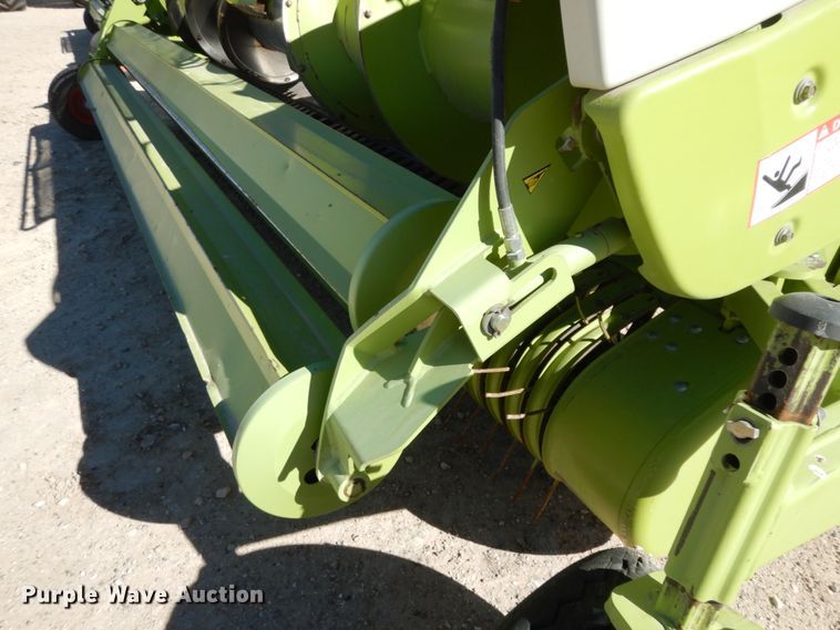 image for item DG1601 2015 Claas 380  pickup head