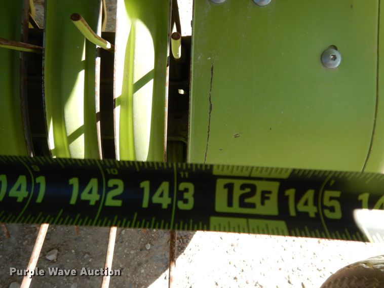 image for item DG1601 2015 Claas 380  pickup head
