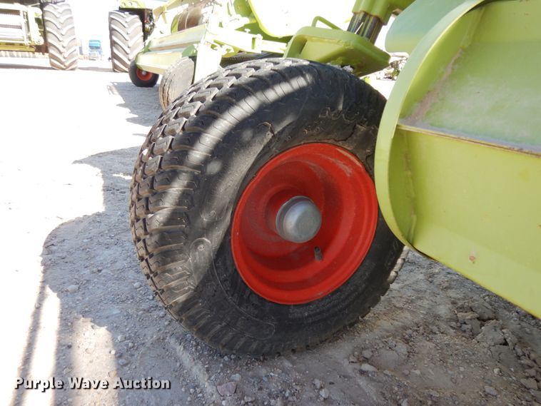 image for item DG1601 2015 Claas 380  pickup head