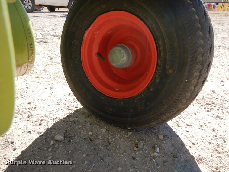 image for item DG1601 2015 Claas 380  pickup head