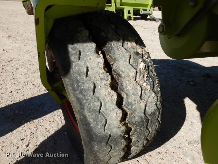 image for item DG1601 2015 Claas 380  pickup head